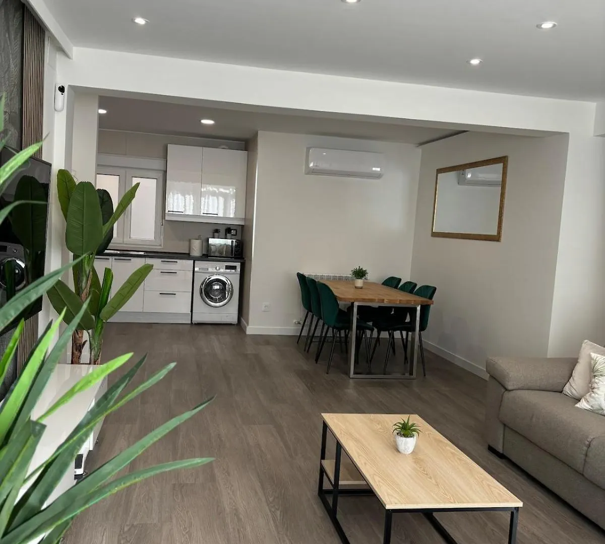 Apartamento A Estrenar Madrid, Castropol